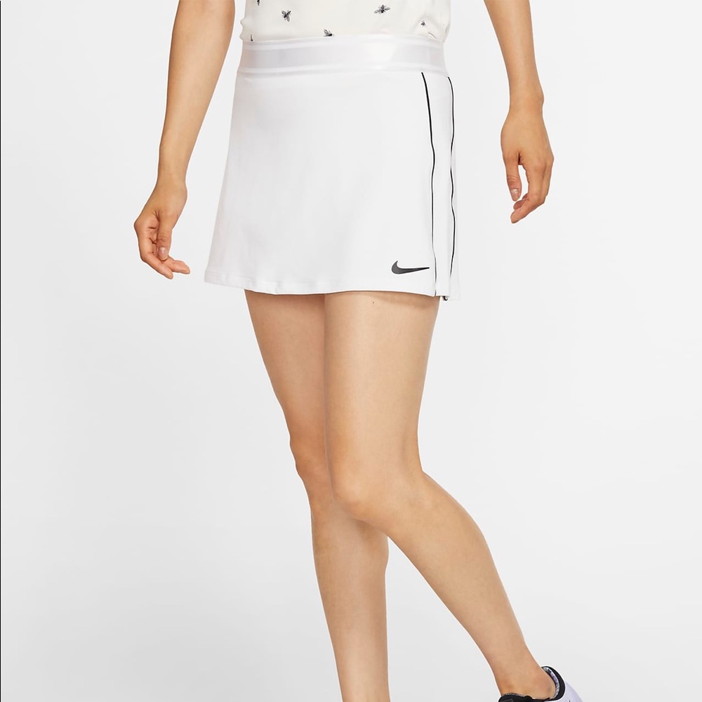 NikeCourt Dri-Fit Women’s Tennis Skirt Size Large.